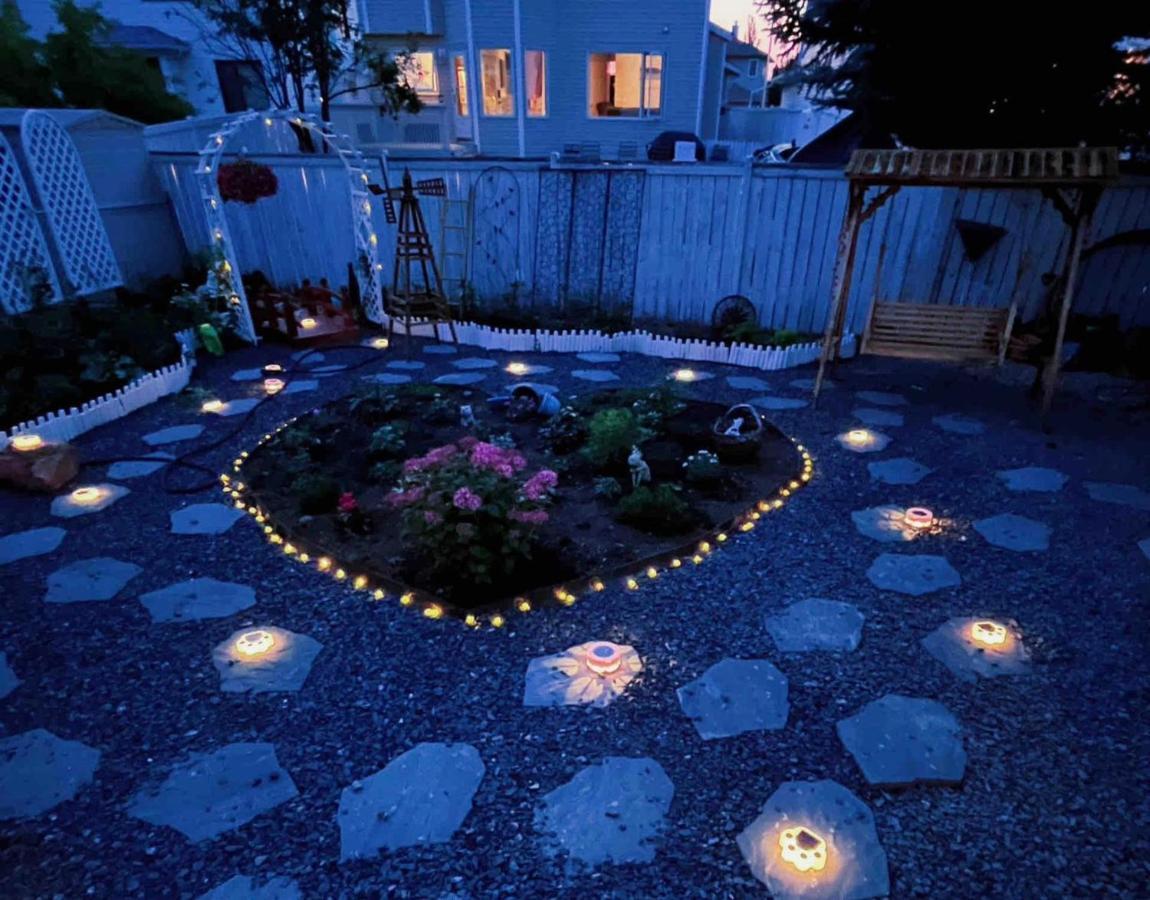 Elegant Garden Suite&2Mins Bus Station Close Lrt& Free Parking YYC Exteriör bild